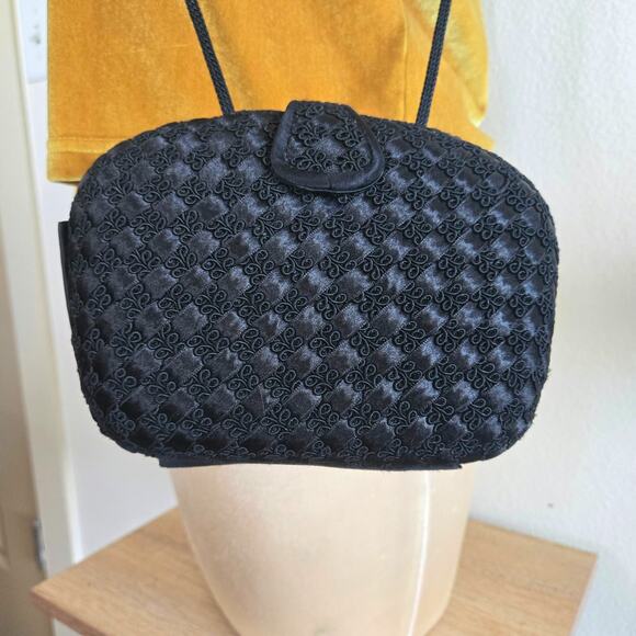 VINTAGE 1980S MINI PURSE BLACK HARD SHELL LONG STRAP - Picture 3 of 4